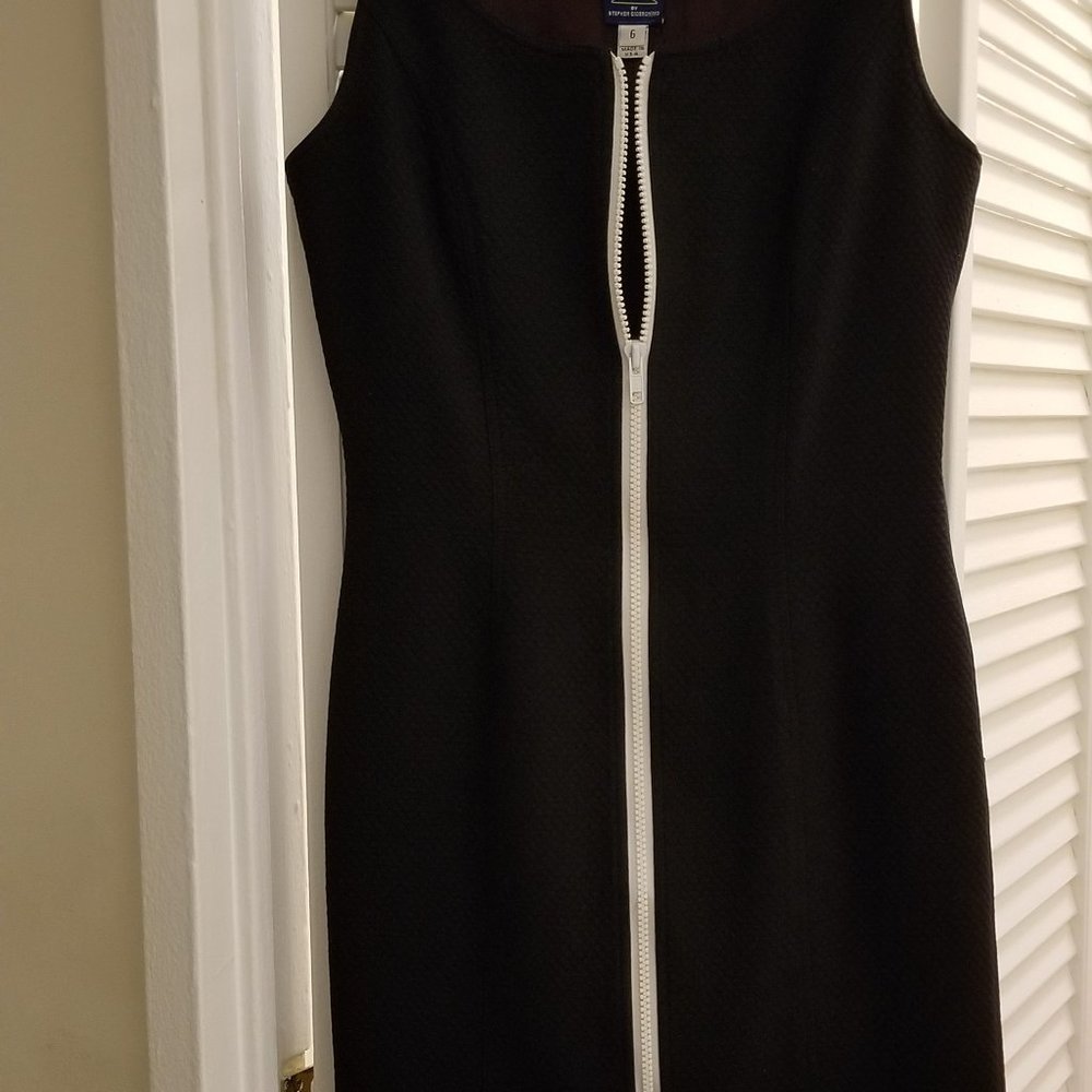 Geronimo Chic Sleeveless Cotton Dress- Black w/Full Front White Zip, Sz 6, New